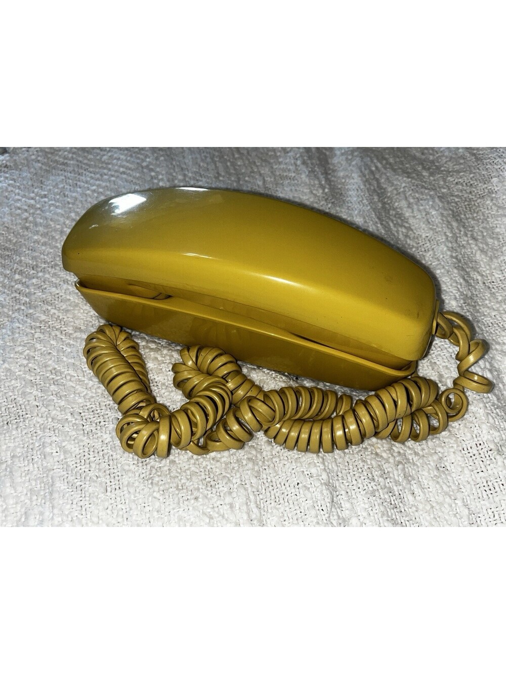 Vintage Western Electric Mustard Yellow Trimline Rotary Phone Bell System 1976